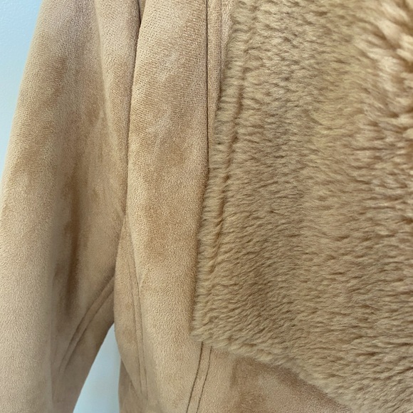 Women’s Faux Fur Fashion Jacket - Size Small - Picture 2 of 7